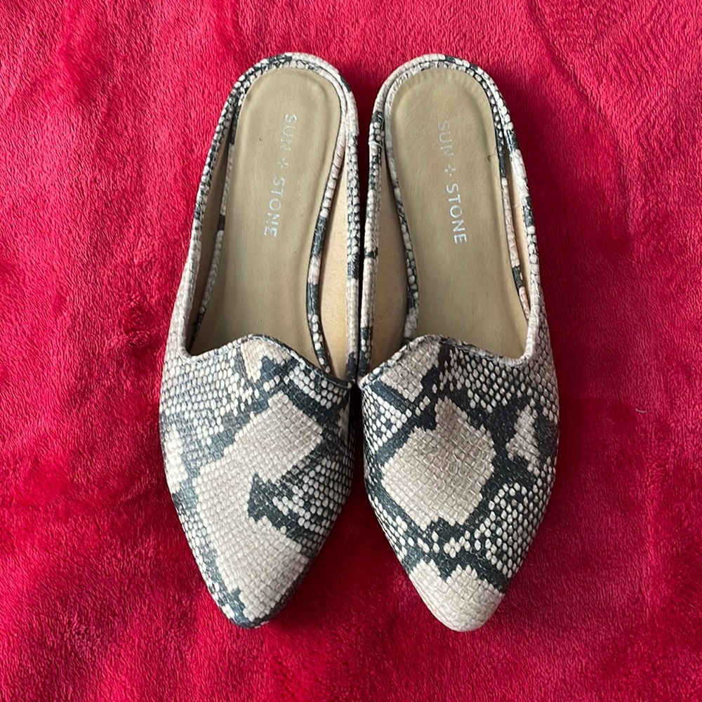 Beige flat mule shoes